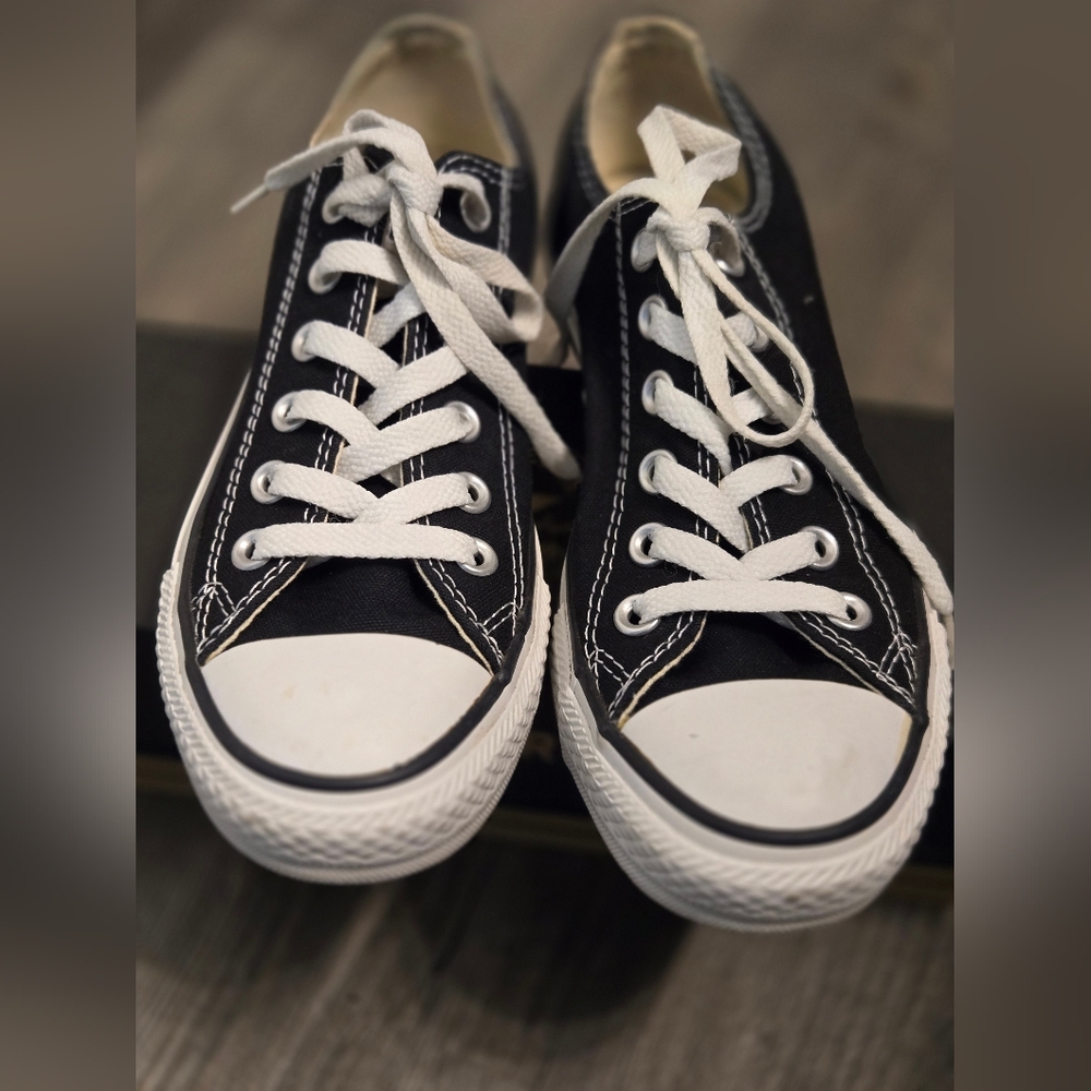 Converse Black and White Canvas Sneakers Low-Top Classic